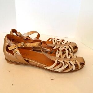 NWOB ! Pikolinos Talavera woven leather sandals